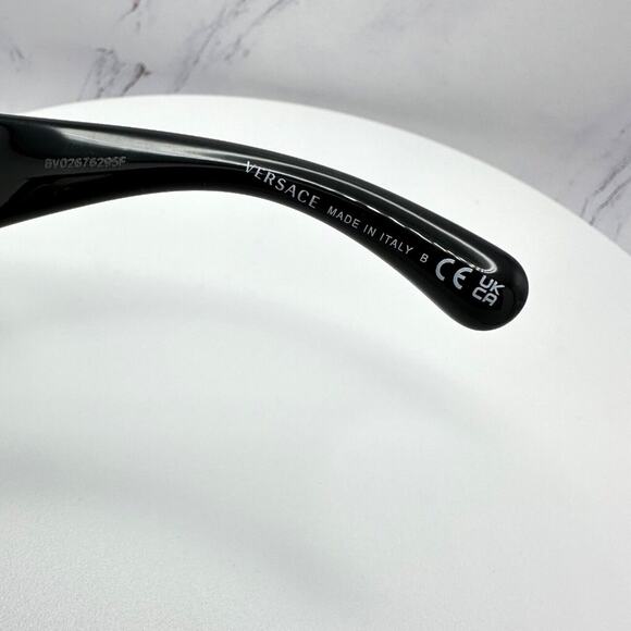 CLASSY NEW Versace Sunglasses Black Gold Medusa Logo Chain Arms Authentic - Picture 12 of 13